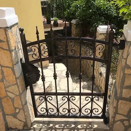 Amorino Apartment *